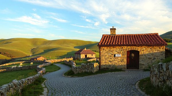 Découvrez les hébergements insolites au cœur du pays basque